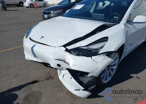 2020 Tesla Model 3 Standard Range Plus Rear-Wheel Drive/Standard Range Rear-Wheel Drive из США, поврежденный, VIN 5YJ3E1EA0LF709197